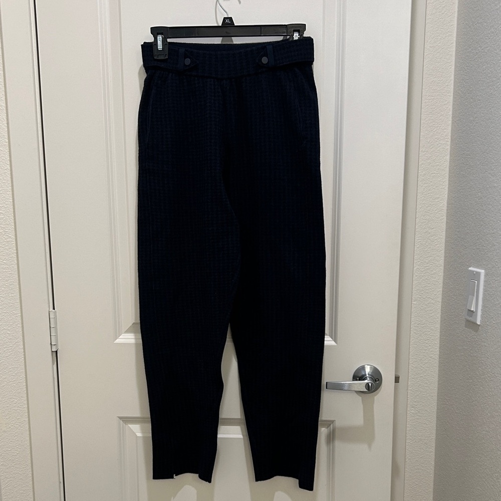 Elegant Black Wide Wool Women's Trousers, stretchable waist band